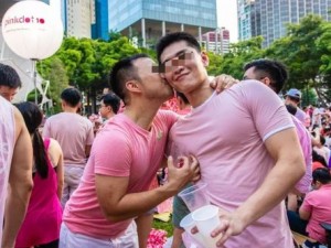 成人 色情男男 Gay 视频：满足你对男同性恋色情内容的独特需求