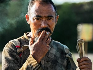 燕姐六九放羊老人个人简介：勤劳朴实的放羊老人，靠自己的双手创造美好生活